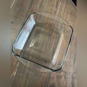 Anchor Hocking 2 qt casserole dish (*B)